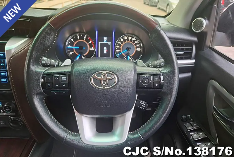 Toyota Fortuner in Black for Sale Image 13