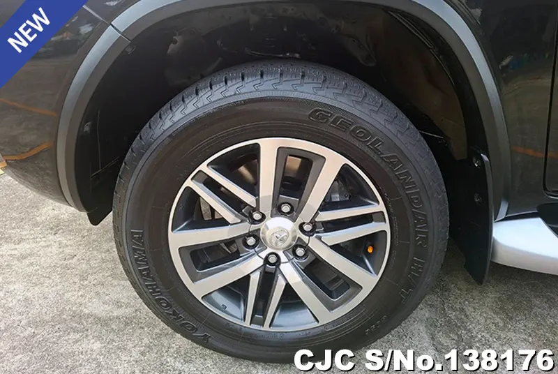 Toyota Fortuner in Black for Sale Image 14
