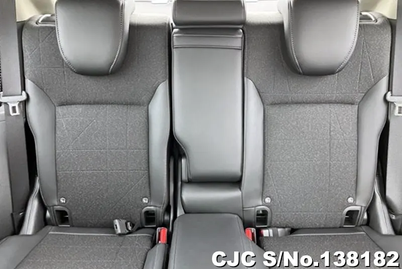 Honda Vezel in Gray for Sale Image 7