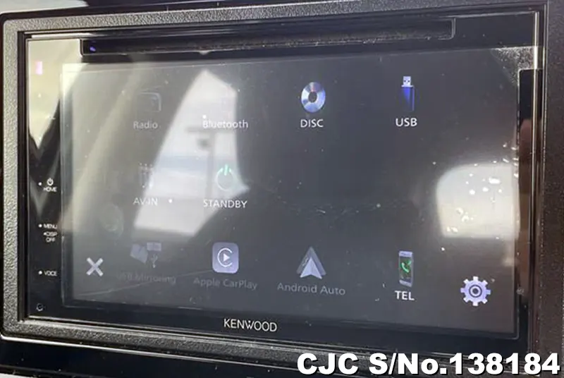 Honda Vezel in White for Sale Image 5