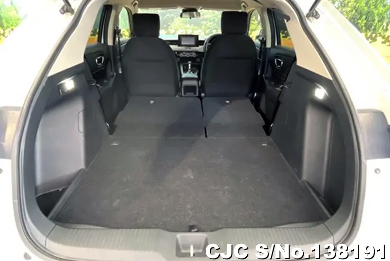 Honda Vezel in White for Sale Image 8