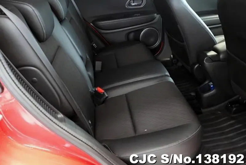 Honda Vezel in Red for Sale Image 9