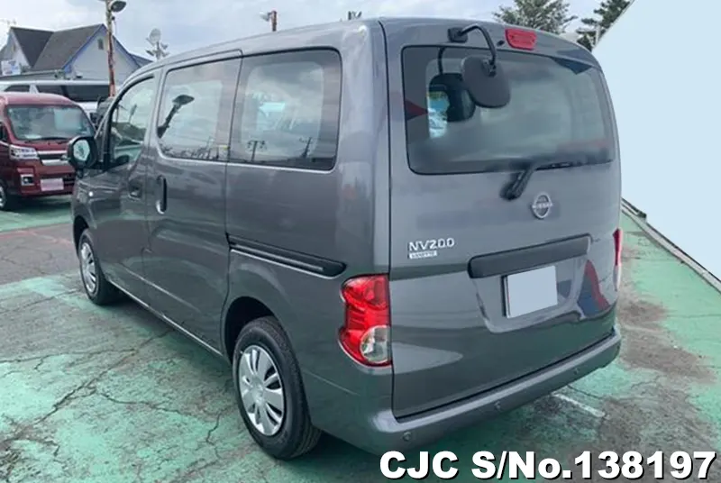 Nissan NV200 in Gray for Sale Image 1