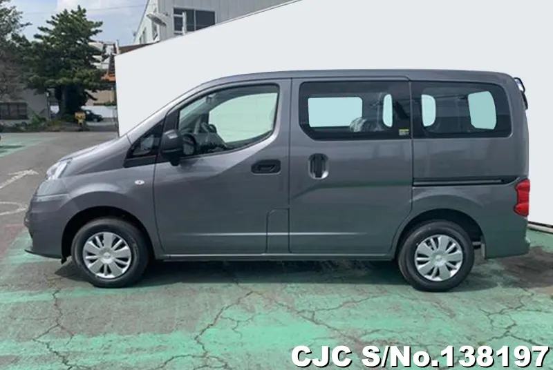 Nissan NV200 in Gray for Sale Image 5