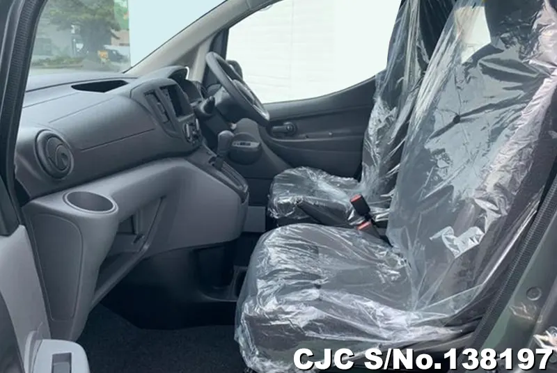 Nissan NV200 in Gray for Sale Image 12