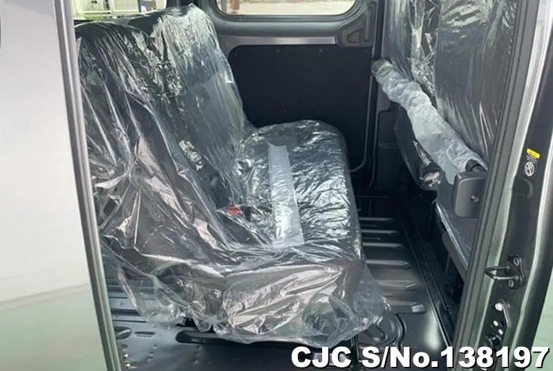 Nissan NV200 in Gray for Sale Image 13