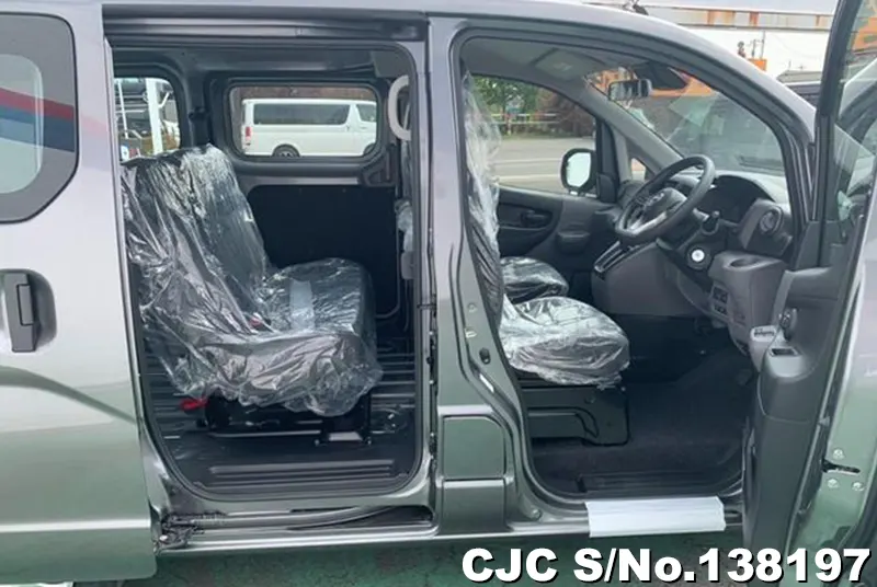 Nissan NV200 in Gray for Sale Image 19