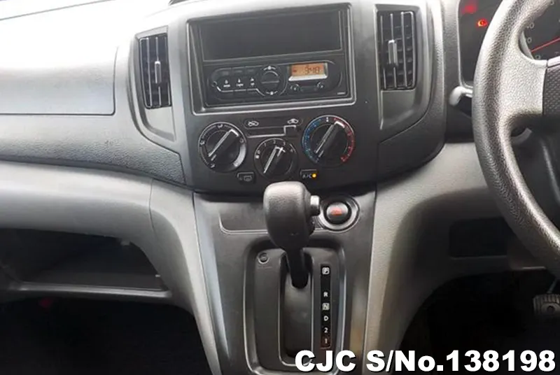 Nissan NV200 in White for Sale Image 16