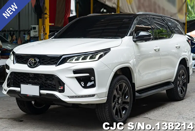 Toyota Fortuner in White for Sale Image 3