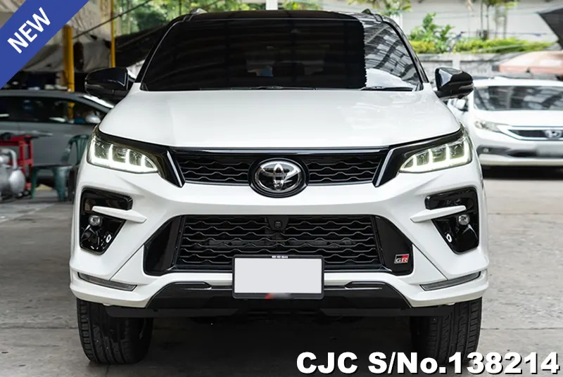 Toyota Fortuner in White for Sale Image 4