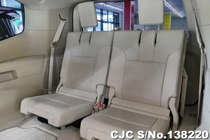 Toyota Land Cruiser in White for Sale Image 18