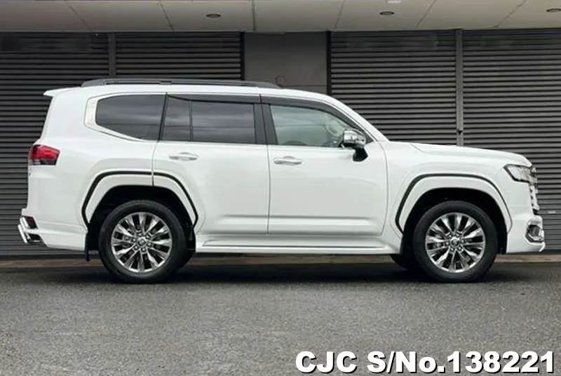 Toyota Land Cruiser in Pearl for Sale Image 6