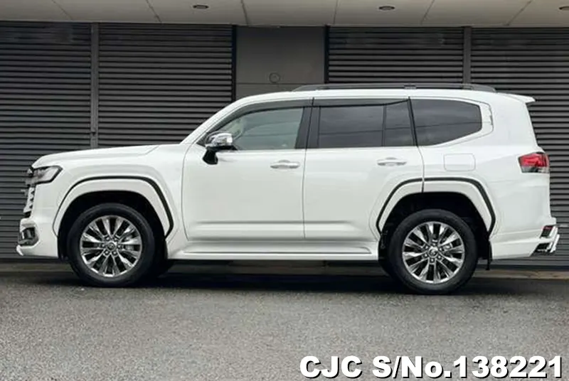 Toyota Land Cruiser in Pearl for Sale Image 7