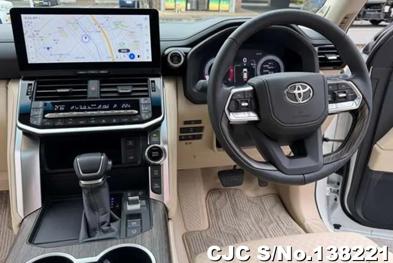 Toyota Land Cruiser in Pearl for Sale Image 10