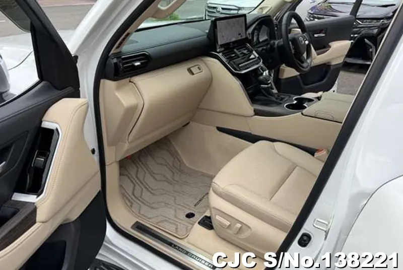 Toyota Land Cruiser in Pearl for Sale Image 12