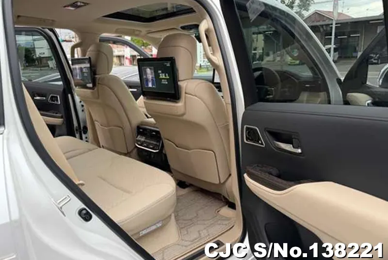 Toyota Land Cruiser in Pearl for Sale Image 17