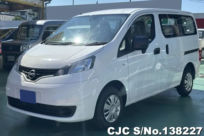 Nissan / NV200 2025