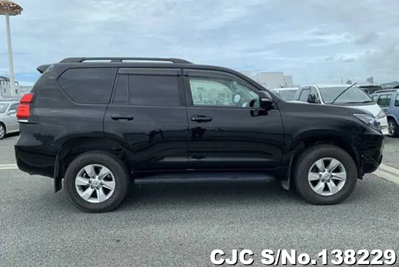 Toyota Land Cruiser Prado in Black for Sale Image 6