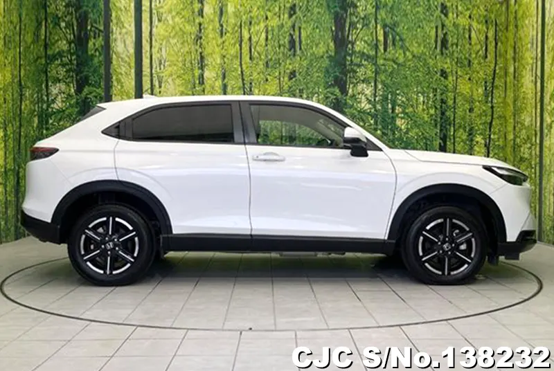 Honda Vezel in White for Sale Image 6