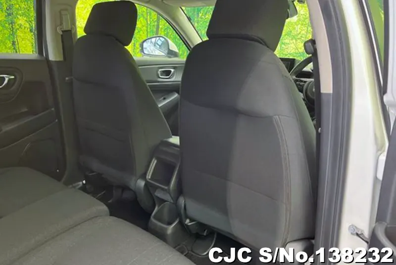 Honda Vezel in White for Sale Image 9