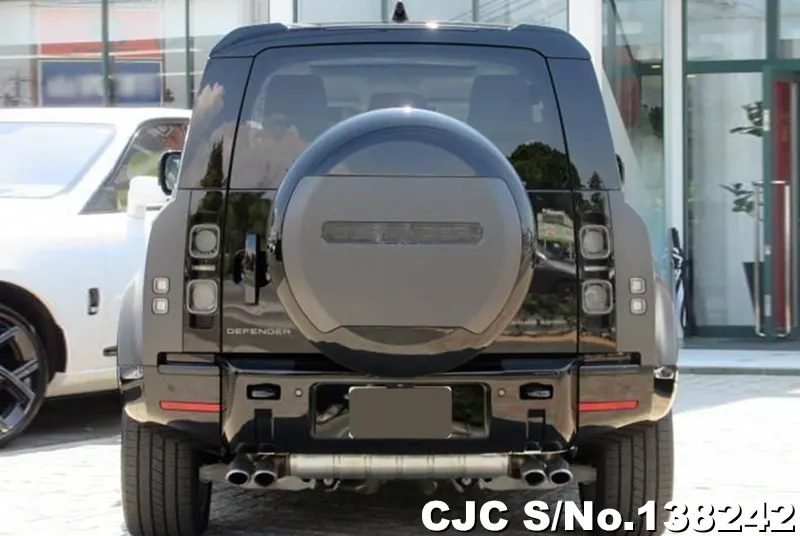 Land Rover Defender in Gray for Sale Image 4