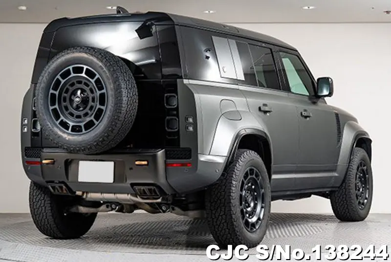 Land Rover Defender in Gray for Sale Image 2