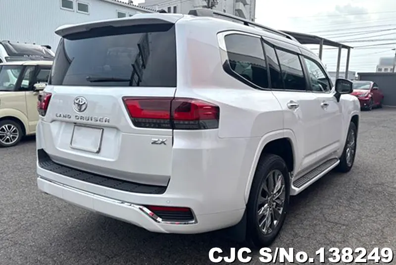 Toyota Land Cruiser in Pearl for Sale Image 2