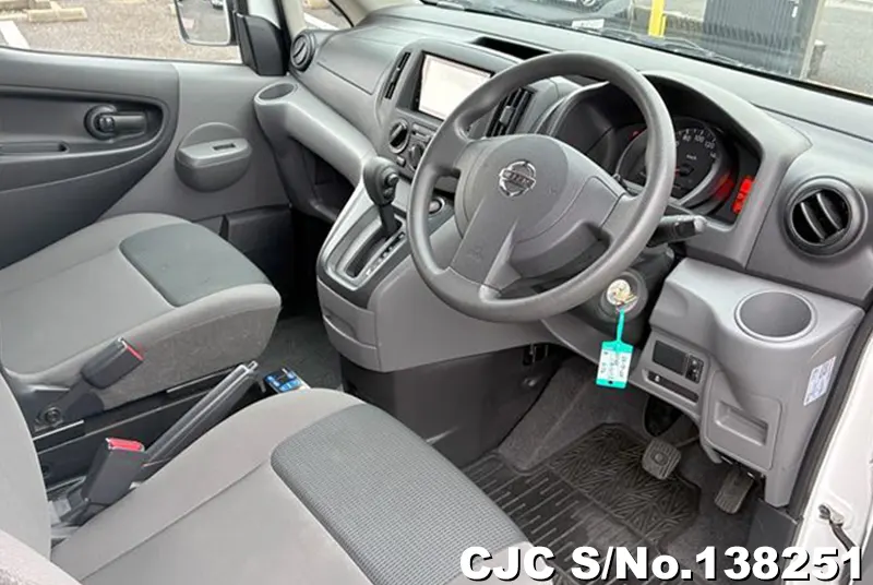 Nissan NV200 in White for Sale Image 7
