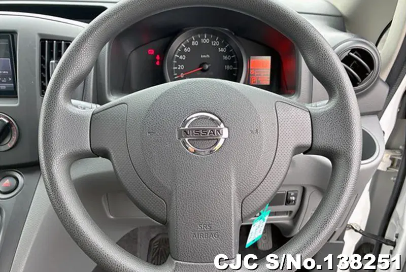 Nissan NV200 in White for Sale Image 9