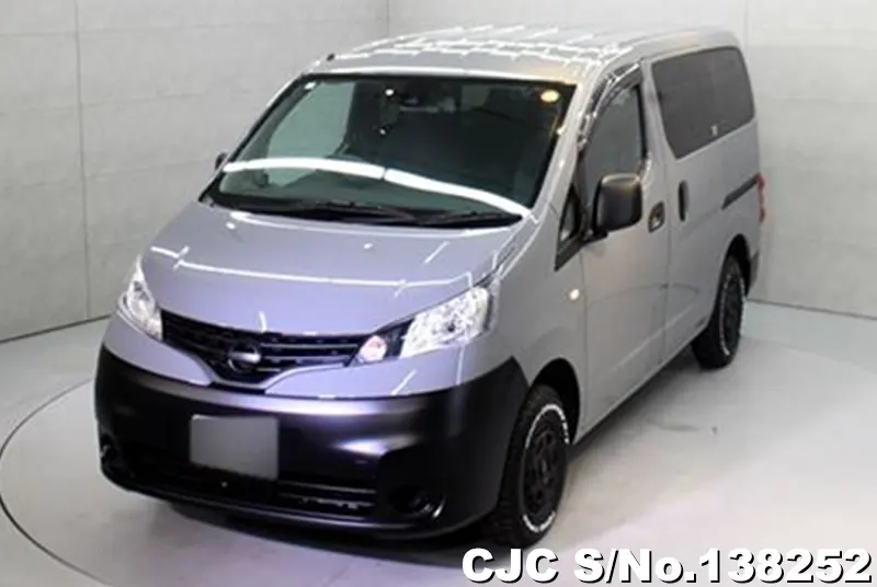 Nissan NV200 in Silver for Sale Image 3