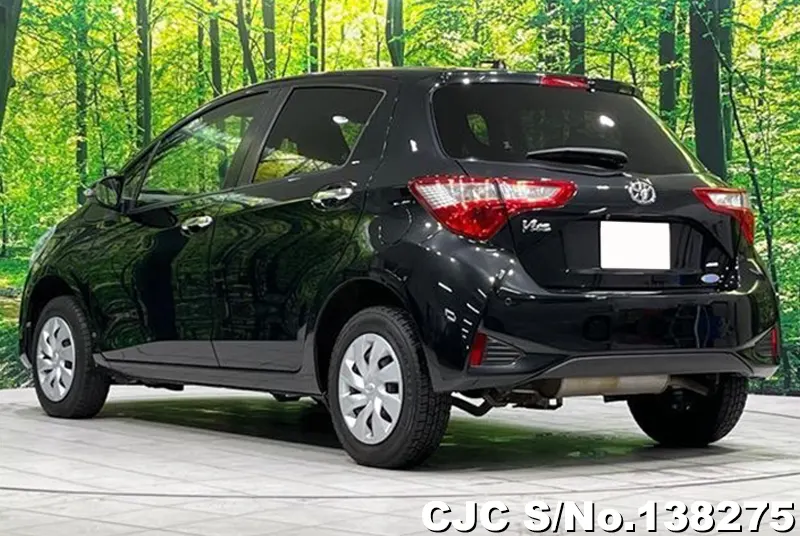 Toyota Vitz in Black for Sale Image 1
