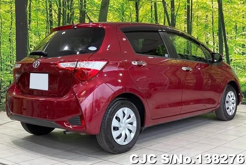 Toyota Vitz in Red for Sale Image 2