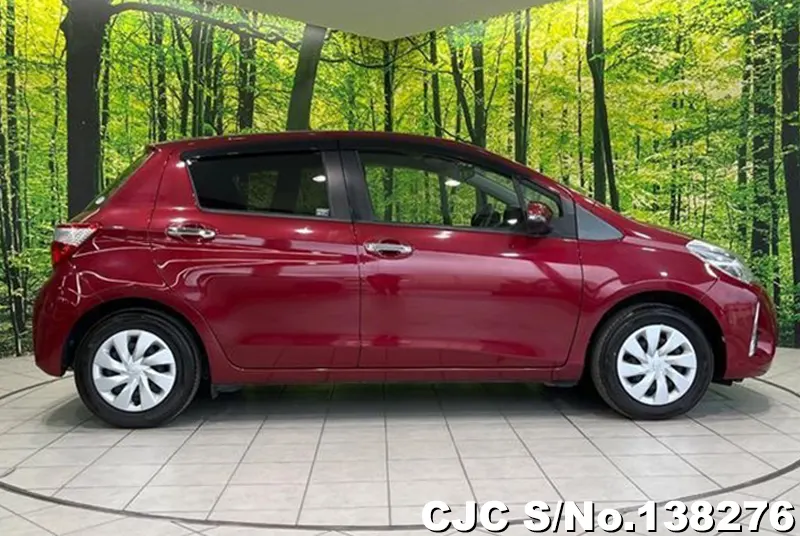 Toyota Vitz in Red for Sale Image 6