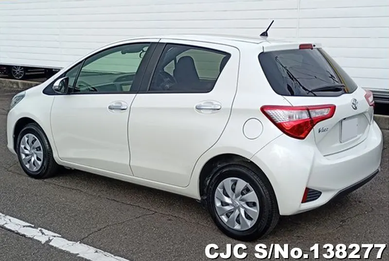 Toyota Vitz in White for Sale Image 1