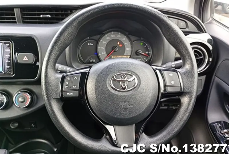 Toyota Vitz in White for Sale Image 14