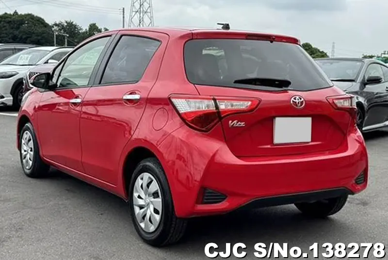 Toyota Vitz in Red for Sale Image 1