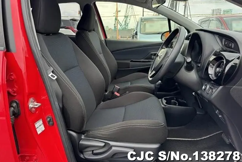 Toyota Vitz in Red for Sale Image 10
