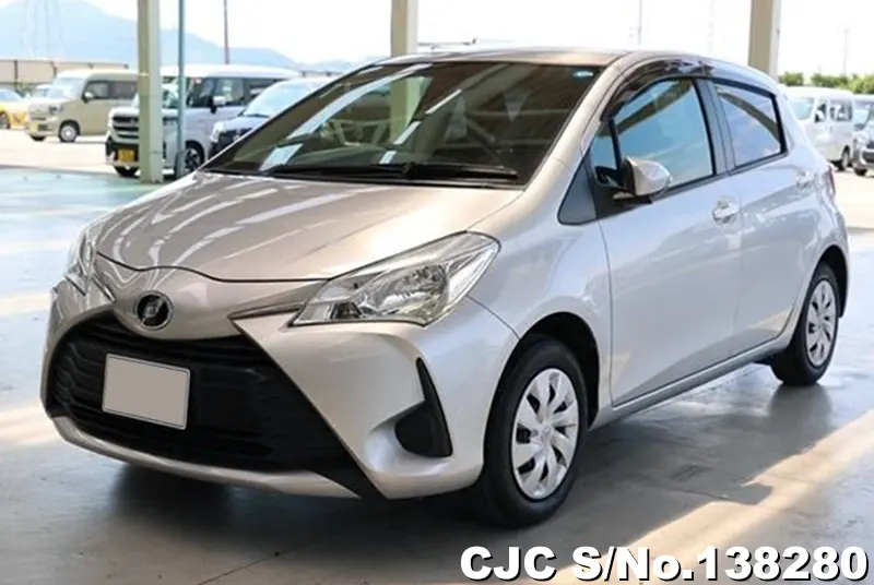 Toyota Vitz in Silver for Sale Image 3