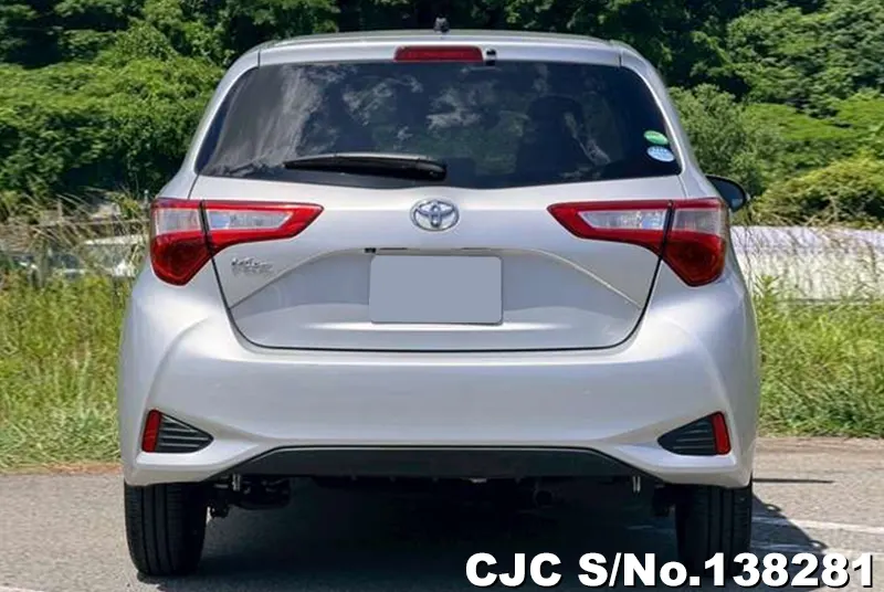 Toyota Vitz in Silver for Sale Image 5