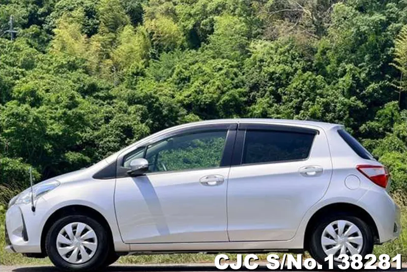 Toyota Vitz in Silver for Sale Image 7