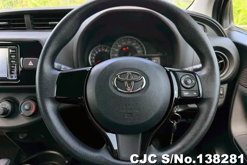 Toyota Vitz in Silver for Sale Image 19