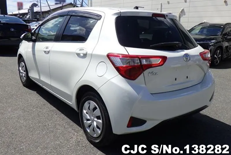Toyota Vitz in White for Sale Image 1