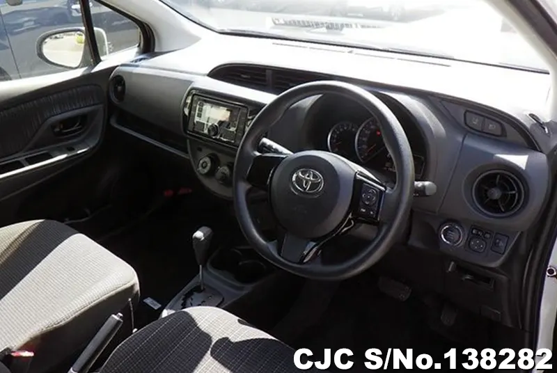 Toyota Vitz in White for Sale Image 6