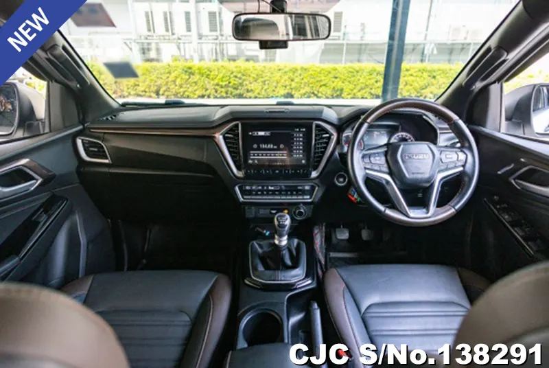 Isuzu D-Max in White for Sale Image 4