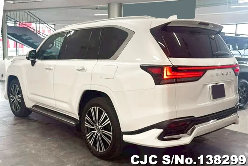 Lexus LX 600 in Pearl for Sale Image 1