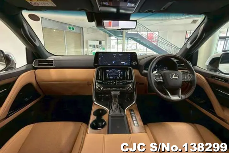 Lexus LX 600 in Pearl for Sale Image 7