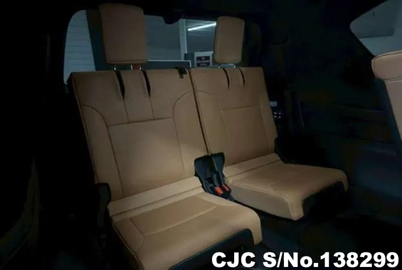 Lexus LX 600 in Pearl for Sale Image 14