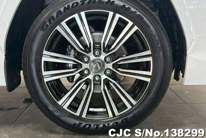 Lexus LX 600 in Pearl for Sale Image 19