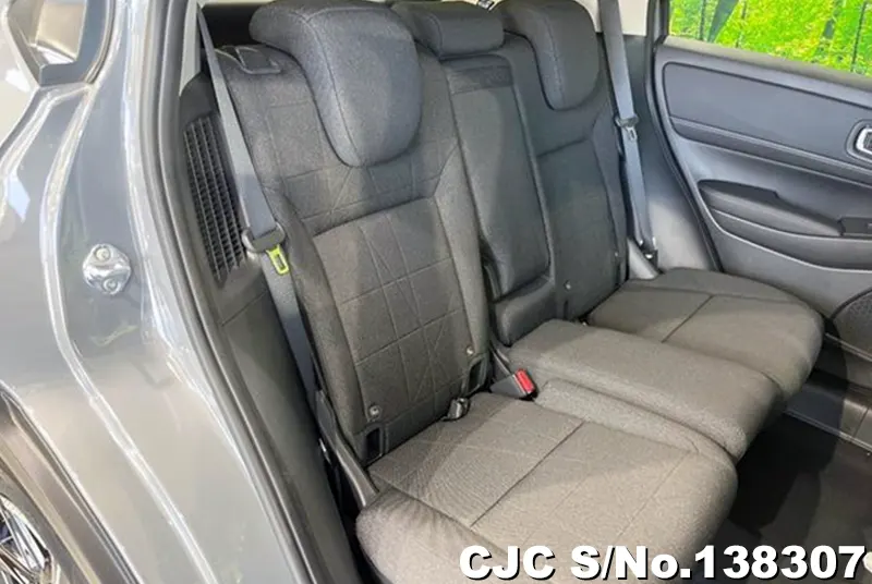 Honda Vezel in Gray for Sale Image 8