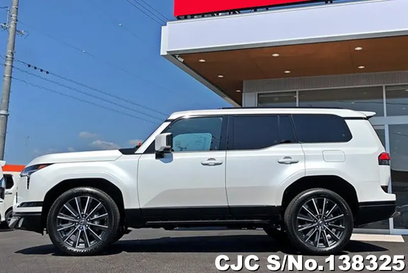 Lexus GX 550 in Pearl for Sale Image 7